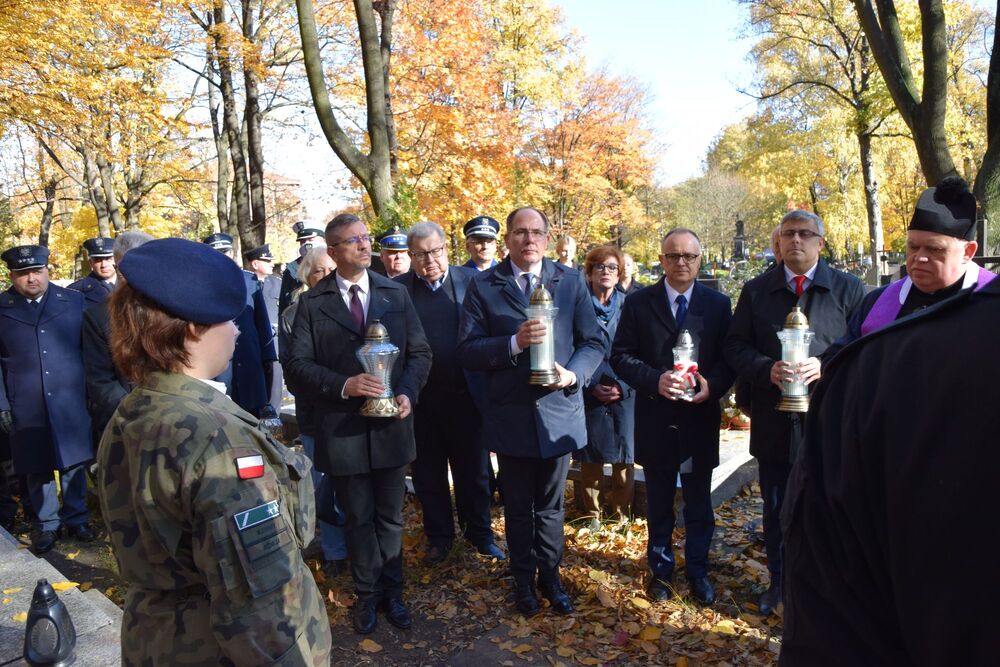 Uroczystość poświęcenia odremontowanego grobu weterana walk o wolność i niepodległość Polski powstańca śląskiego Józefa Grzegorzka.