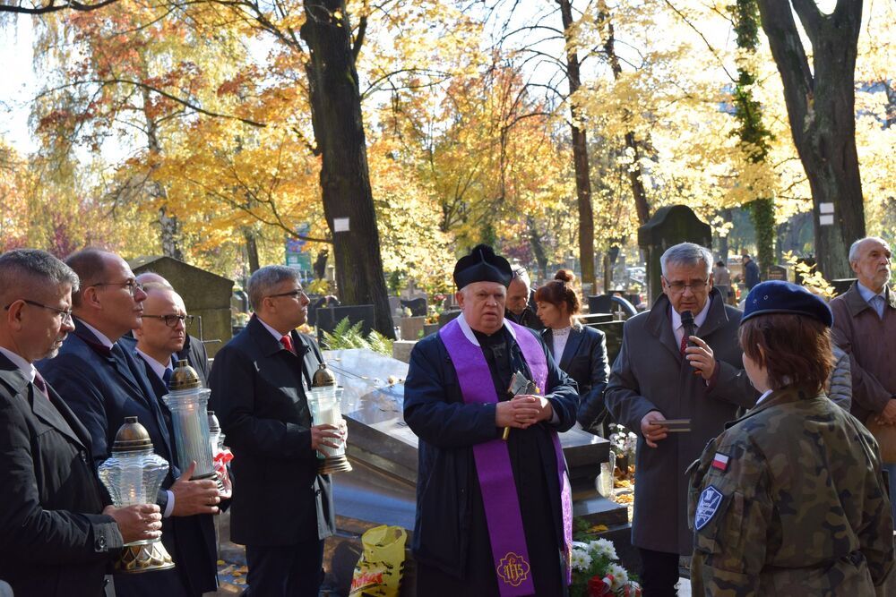 Uroczystość poświęcenia odremontowanego grobu weterana walk o wolność i niepodległość Polski powstańca śląskiego Józefa Grzegorzka.