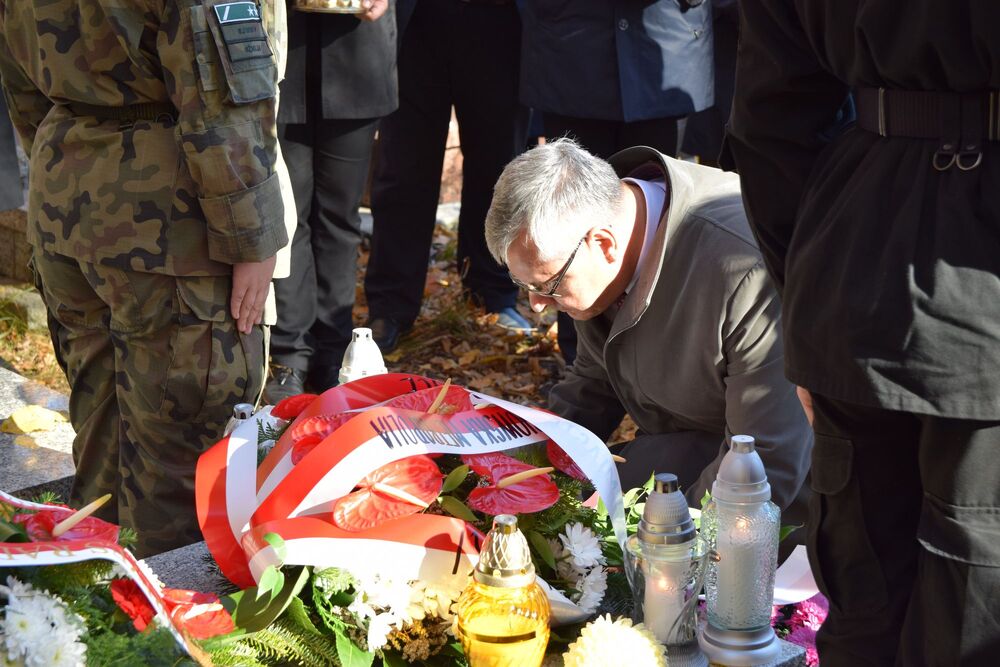 Uroczystość poświęcenia odremontowanego grobu weterana walk o wolność i niepodległość Polski powstańca śląskiego Józefa Grzegorzka.