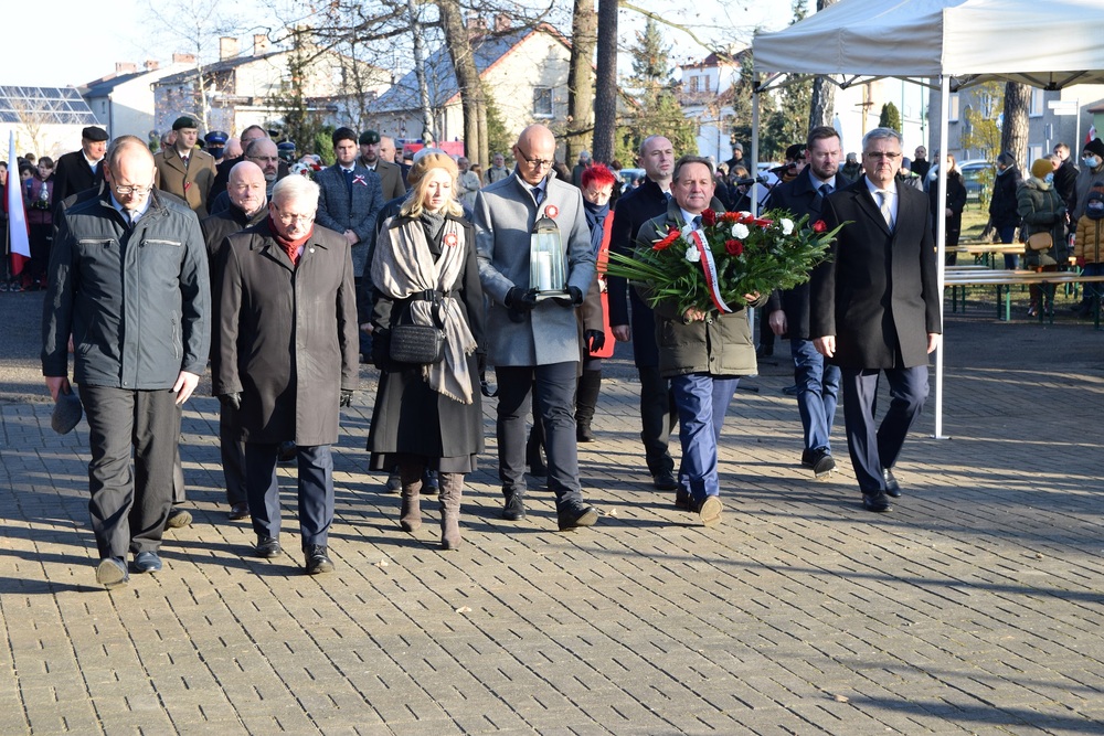 Uroczystość poświęcenia 17 grobów żołnierzy Wojska Polskiego w ramach obchodów Narodowego Święta Niepodległości w Lublińcu. Fot. Jan Kwaśniewicz/IPN