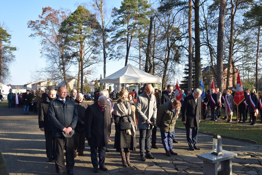 Uroczystość poświęcenia 17 grobów żołnierzy Wojska Polskiego w ramach obchodów Narodowego Święta Niepodległości w Lublińcu. Fot. Jan Kwaśniewicz/IPN
