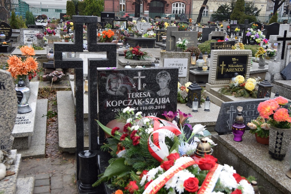 Kwiaty na grobie Bogusława Kopczaka złożył Jan Kwaśniewicz, naczelnik OBUWiM IPN w Katowicach.