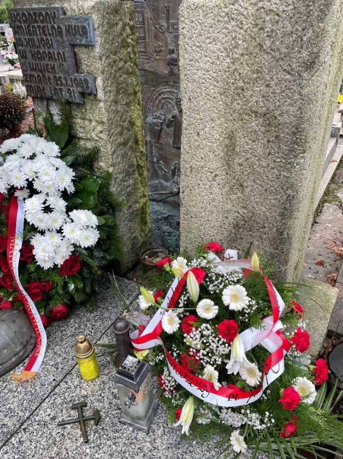 Grób Jana Stawisińskiego (cmentarz komunalny w Koszalinie, woj. zachodniopomorskie). Zdjęcia: Sebastian Kaniewski naczelnik OBEN IPN Szczecin