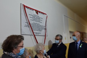 Odsłonięcie tablicy poświęconej członkom młodzieżowej organizacji antykomunistycznej Wolność-Niepodległość w Jaworznie (9)