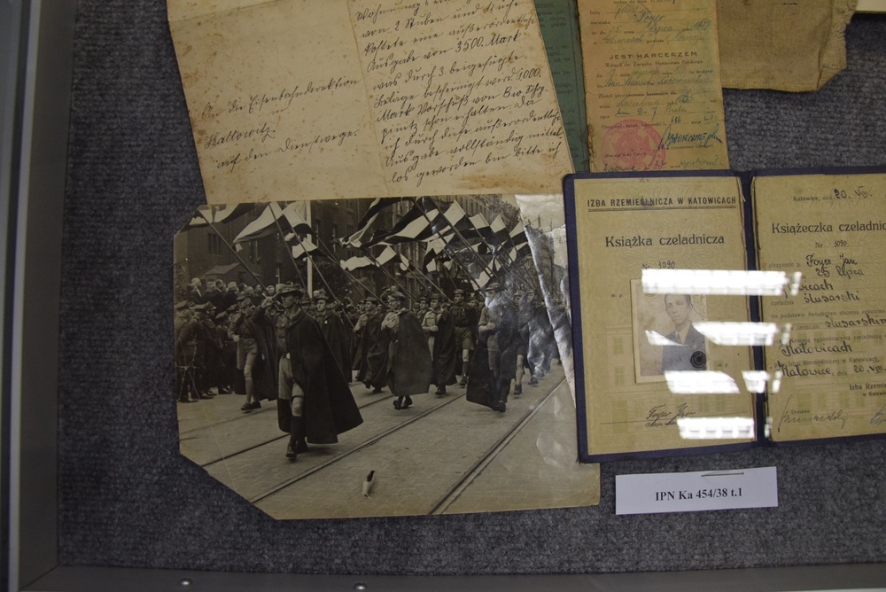 Promocja publikacji „...aby każdy okruch historii został uratowany!” Archiwum Pełne Pamięci w Katowicach.