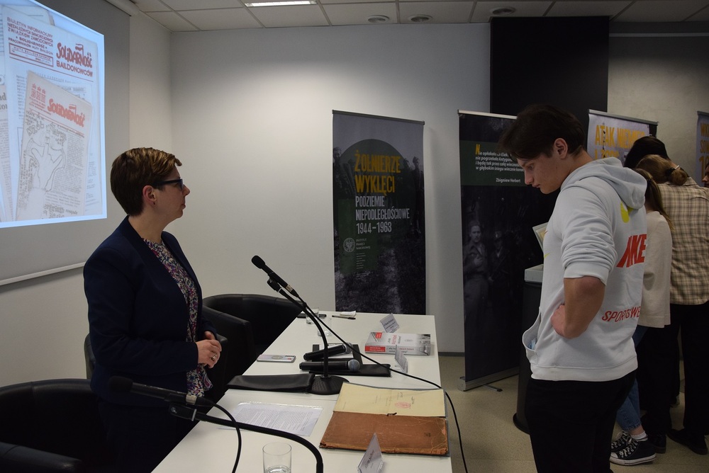 Promocja publikacji „...aby każdy okruch historii został uratowany!” Archiwum Pełne Pamięci w Katowicach.