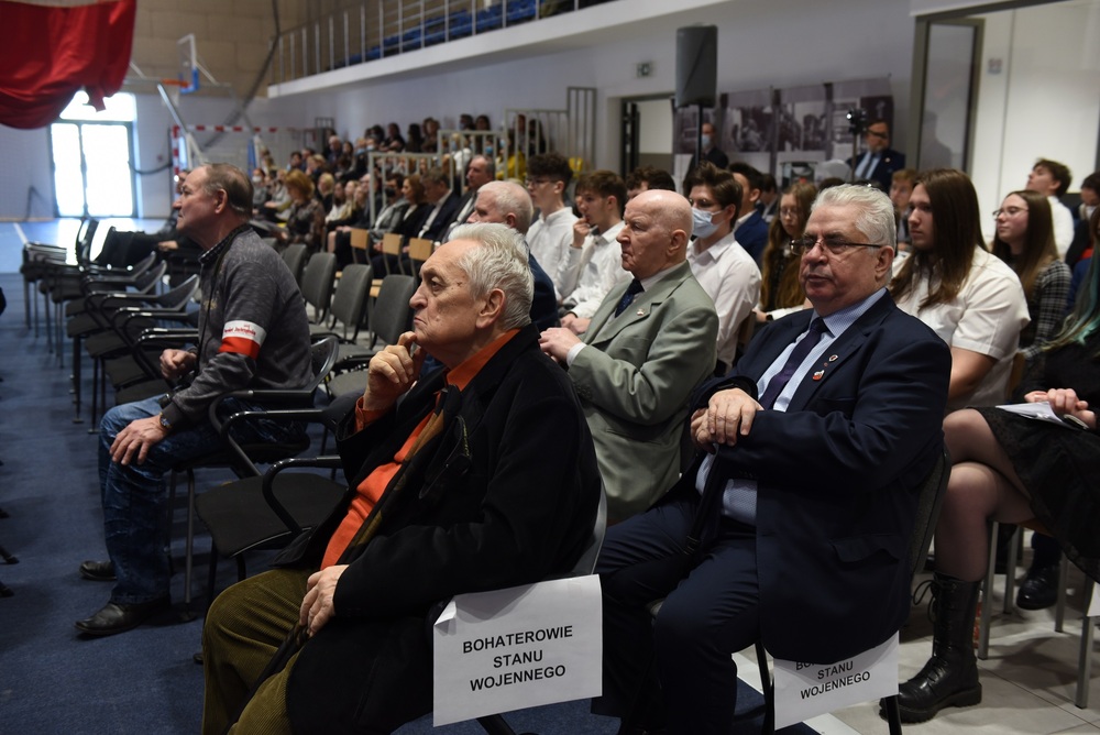 Podsumowanie projektu edukacyjnego „1981 – Gdy gaśnie pamięć ludzka, dalej mówią kamienie – 13.12.1981 – Pamiętamy!”