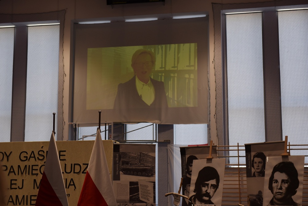 Podsumowanie projektu edukacyjnego „1981 – Gdy gaśnie pamięć ludzka, dalej mówią kamienie – 13.12.1981 – Pamiętamy!”