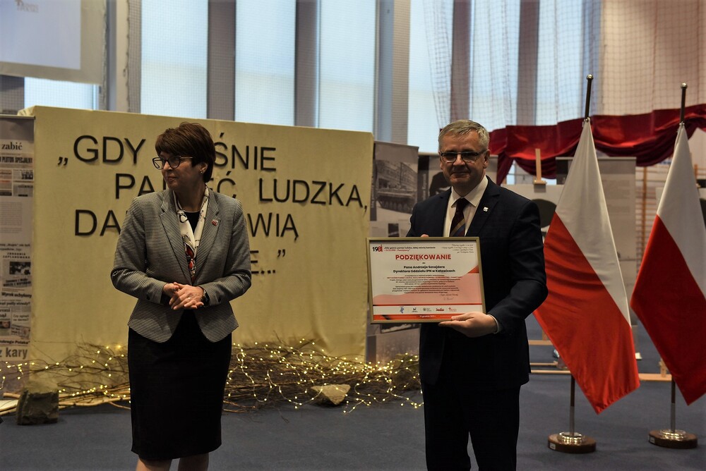Podsumowanie projektu edukacyjnego „1981 – Gdy gaśnie pamięć ludzka, dalej mówią kamienie – 13.12.1981 – Pamiętamy!”