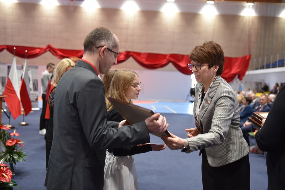 Podsumowanie projektu edukacyjnego „1981 – Gdy gaśnie pamięć ludzka, dalej mówią kamienie – 13.12.1981 – Pamiętamy!”