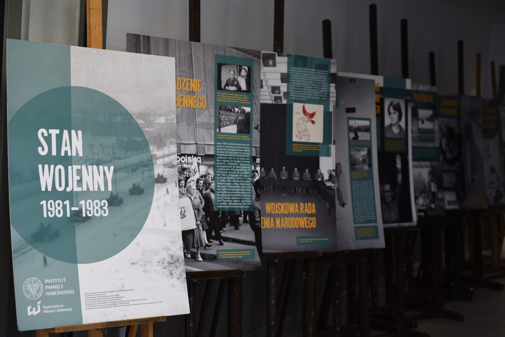 Podsumowanie projektu edukacyjnego „1981 – Gdy gaśnie pamięć ludzka, dalej mówią kamienie – 13.12.1981 – Pamiętamy!”