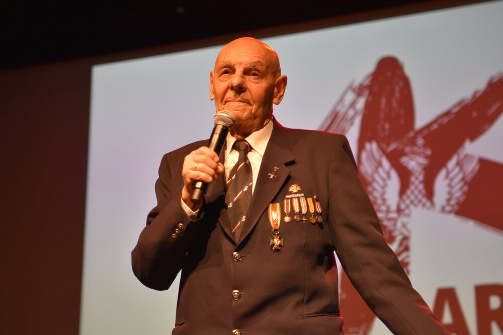 Spotkanie z żołnierzami AK w 80. rocznicę przekształcenia Związku Walki Zbrojnej w Armię Krajową w Sosnowcu. Fot. Krzysztof Łojko/IPN