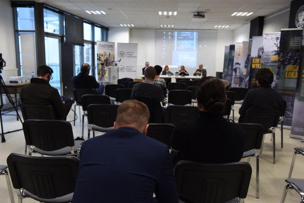 Dyskusja wokół książki dr Aleksandry Namysło.