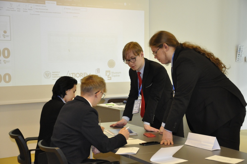 Finał regionalny VII Turnieju Debat Historycznych w Katowicach.