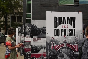 Otwarcie wystawy plenerowej „Bramy do Polski 1922” w Katowicach. Fot. Krzysztof Liszka/IPN