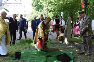 Uroczystość odsłonięcia Pomnika Orląt i Kadetów Lwowskich w Katowicach. Fot. Monika Kobylańska/IPN