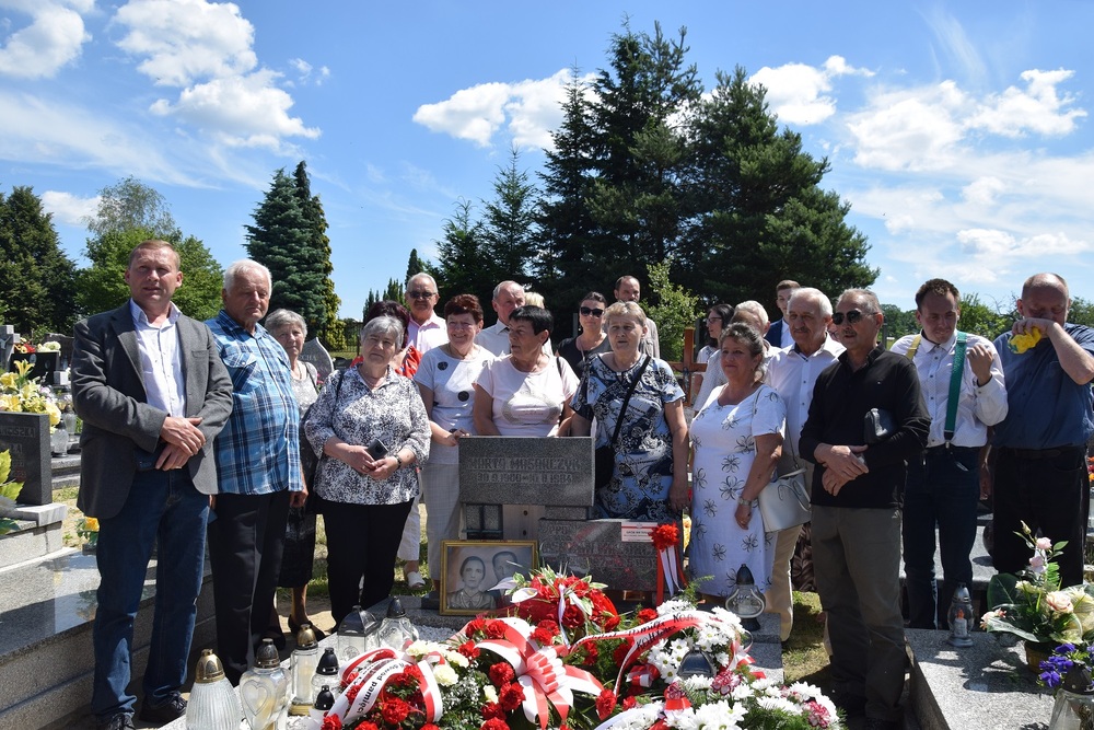 Uroczystość oznaczenia grobu powstańca śląskiego śp. ppor. Hermana Masarczyka znakiem pamięci „Tobie Polsko” w Zwonowicach. Fot. Danuta Mikoda/IPN