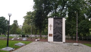 Uroczystość odsłonięcia obelisku poświęconego żołnierzom Wojska Polskiego poległym w 1939 r. w obronie fortu w Węgierskiej Górce.