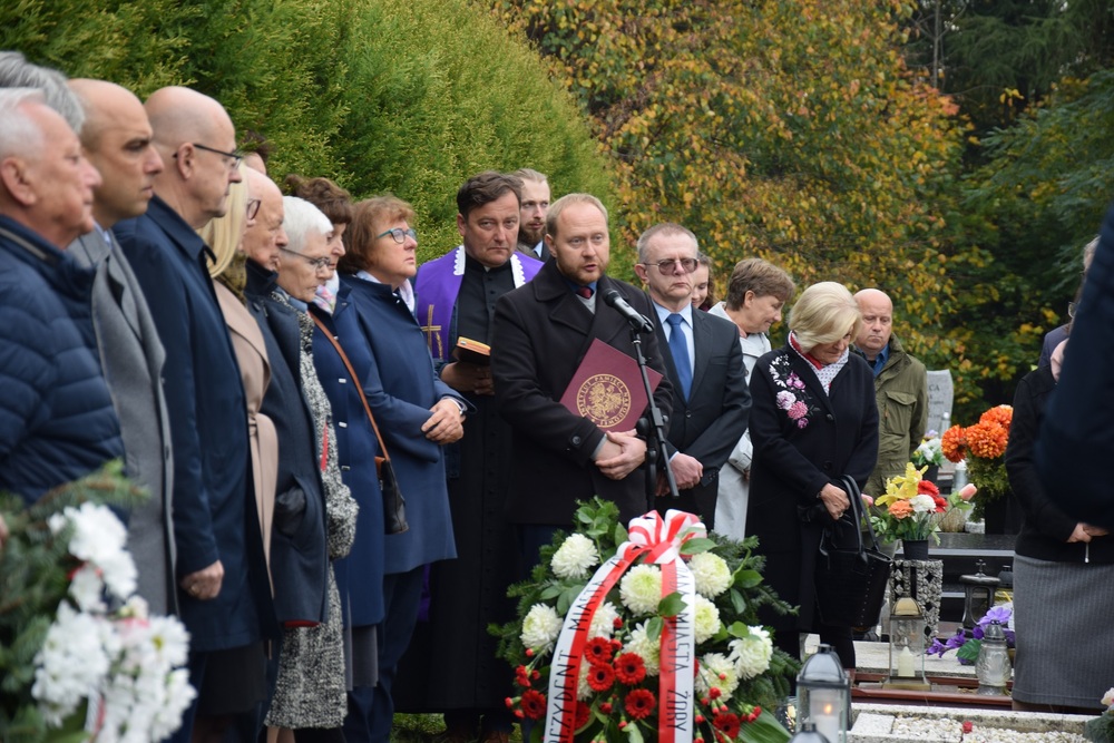 Uroczystość oznaczenia grobu powstańca śląskiego śp. Bolesław Wieczorka znakiem pamięci „Tobie Polsko”. Fot. Danuta Mikoda/IPN