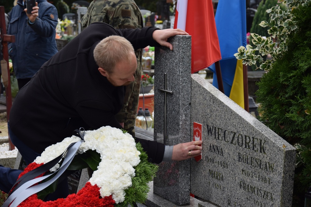 Uroczystość oznaczenia grobu powstańca śląskiego śp. Bolesław Wieczorka znakiem pamięci „Tobie Polsko”. Fot. Danuta Mikoda/IPN