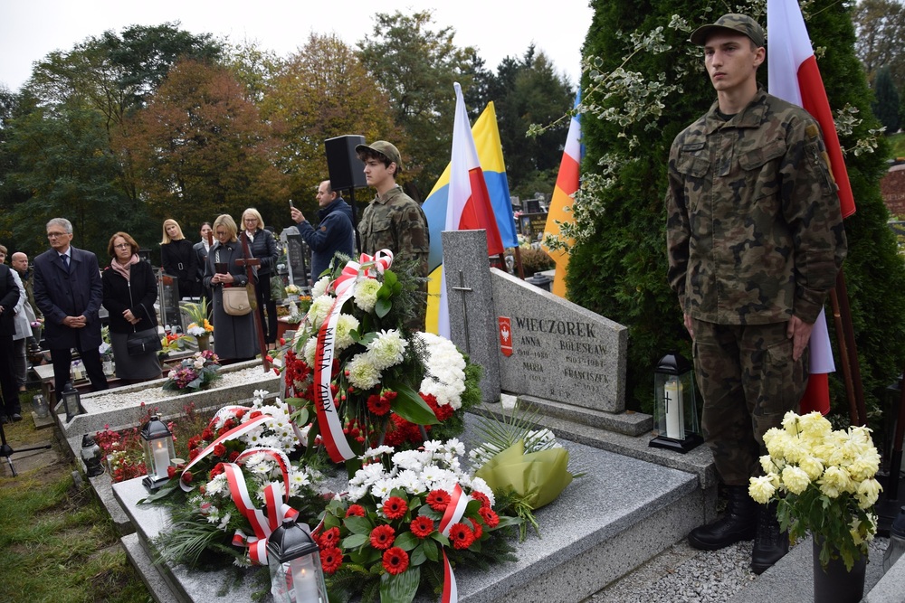Uroczystość oznaczenia grobu powstańca śląskiego śp. Bolesław Wieczorka znakiem pamięci „Tobie Polsko”. Fot. Danuta Mikoda/IPN