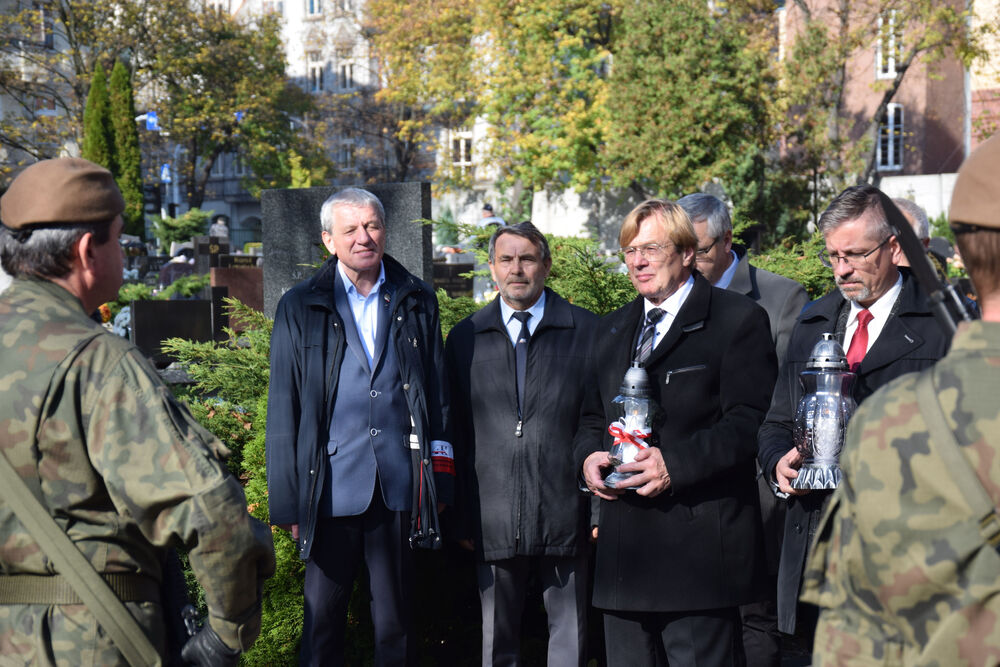 Uroczyste oznaczenie i poświęcenie grobu weterana walk o wolność i niepodległość Polski śp. Romana Jana Koźlika – Katowice, 27 października 2022
