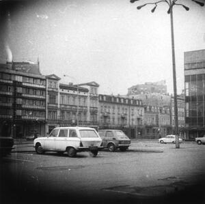 Sosnowiec, okolice dworca PKP, 1980 r. W tle ul. Czerwonego Zagłębia (obecnie 3 Maja), fot. arch. IPN Ka 435/166