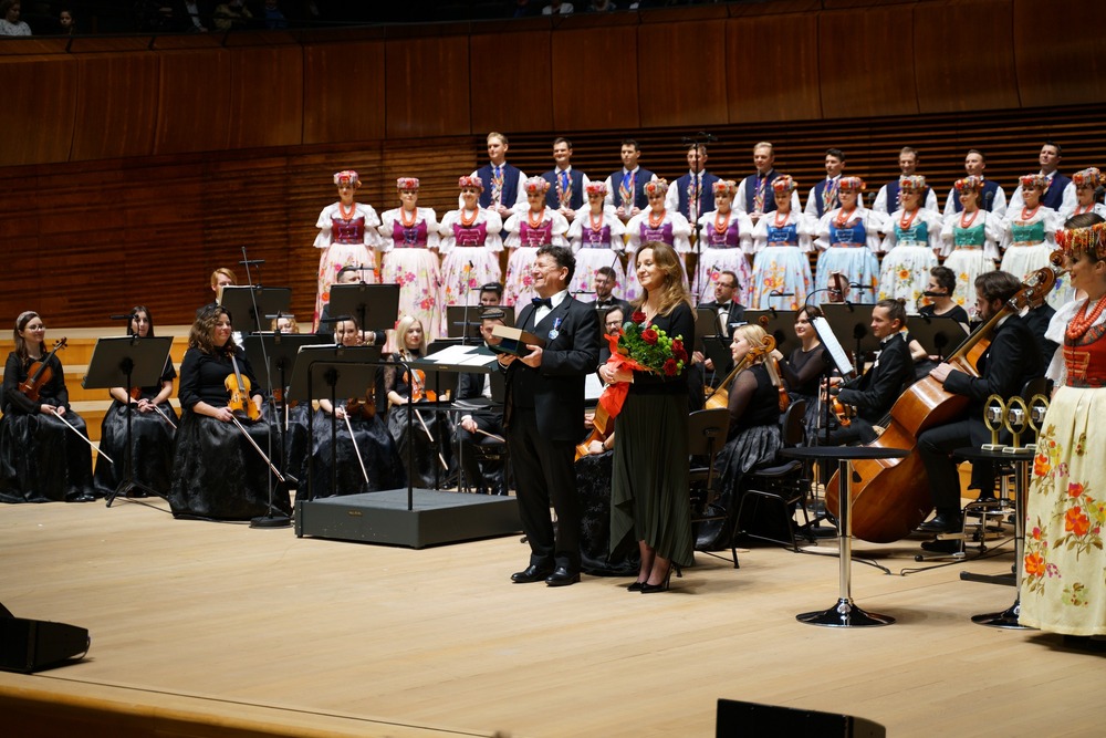 Uroczysty koncert w wykonaniu Narodowej Orkiestry Symfonicznej Polskiego Radia oraz Zespołu Pieśni i Tańca Śląsk. Fot. Radio Katowice