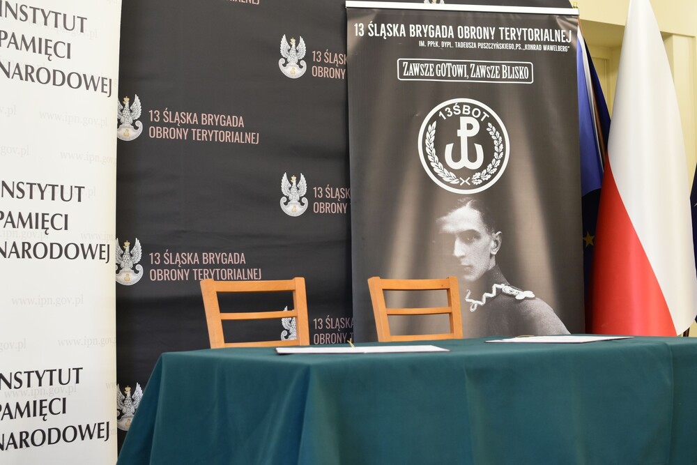 Porozumienie o współpracy 13. Śląskiej Brygady Obrony Terytorialnej z katowickim Oddziałem IPN. Fot. Krzysztof Łojko/IPN.