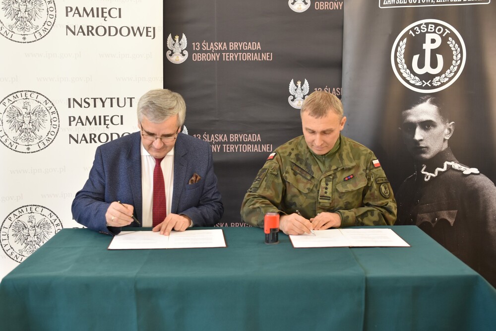 Porozumienie o współpracy 13. Śląskiej Brygady Obrony Terytorialnej z katowickim Oddziałem IPN. Fot. Krzysztof Łojko/IPN.