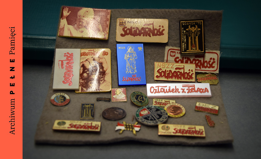 Zbiór przypinek, IPN Ka 454/37, t. 6