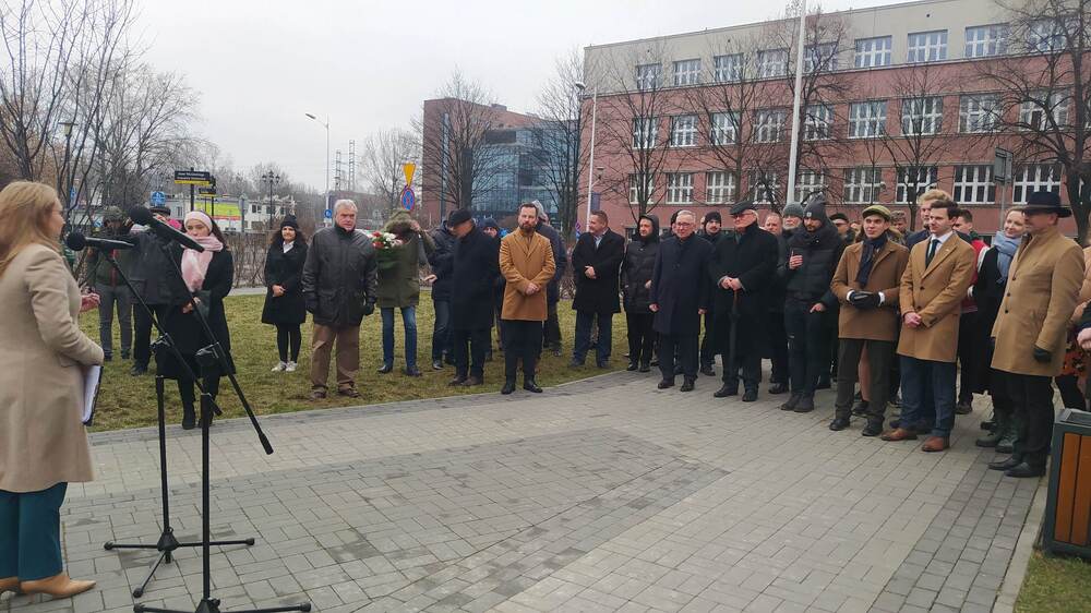 Odsłonięto kamień upamiętniający Niezależne Zrzeszenie Studentów w Katowicach. Fot. Monika Kobylańska/IPN