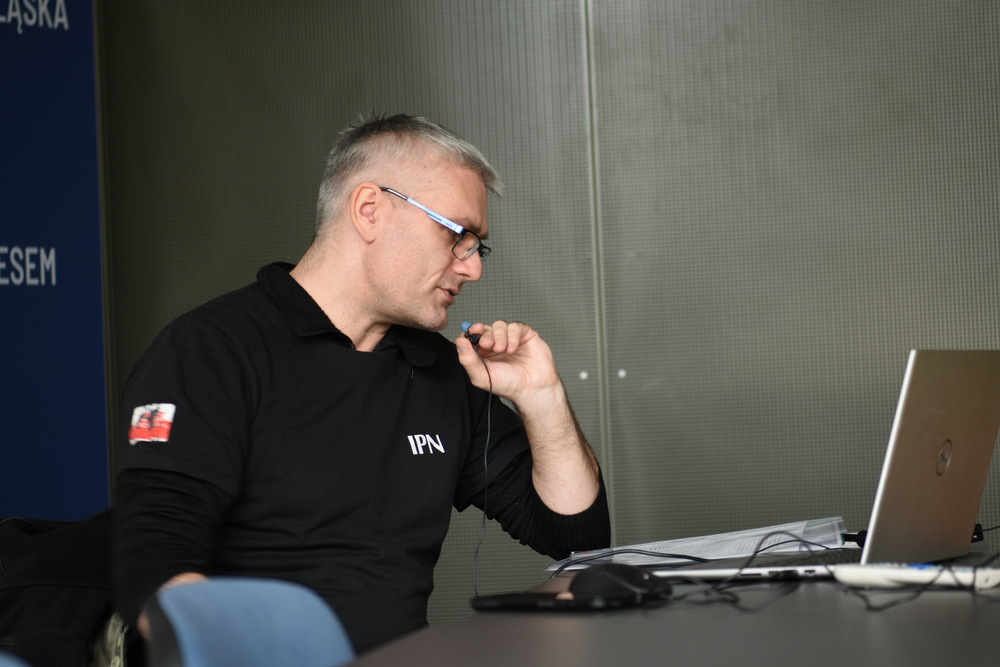 Ostatnie spotkanie w ramach projektu edukacyjnego "Łączka i inne miejsca poszukiwań" - zajęciach edukacyjnych w terenie. 21 marca 2023 r. - Gliwice. Fot.: IPN / Krzysztof Łojko