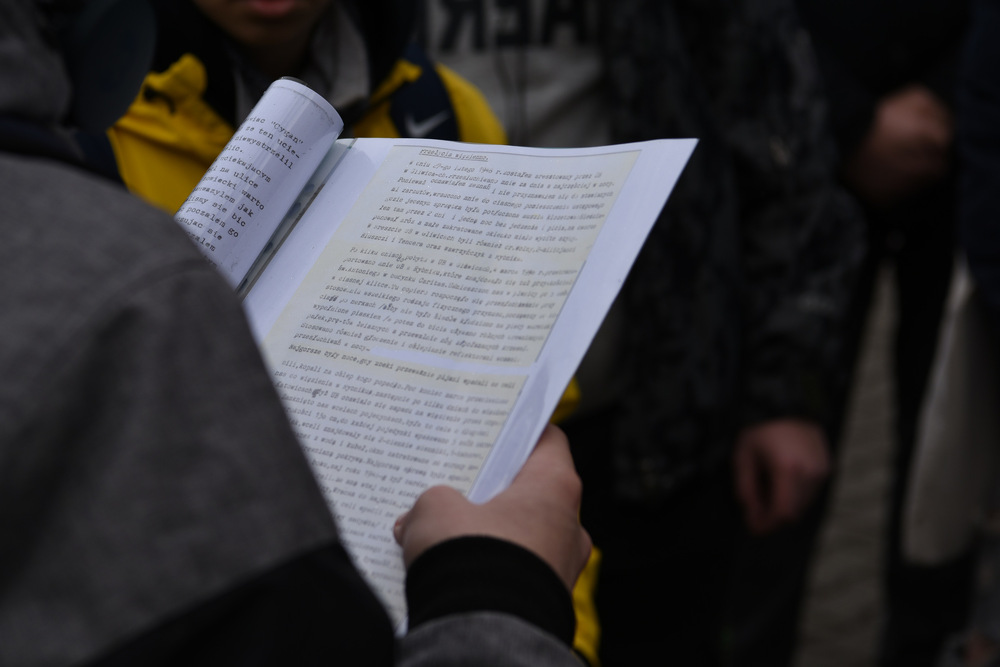 Ostatnie spotkanie w ramach projektu edukacyjnego "Łączka i inne miejsca poszukiwań" - zajęciach edukacyjnych w terenie. 21 marca 2023 r. - Gliwice. Fot.: IPN / Krzysztof Łojko