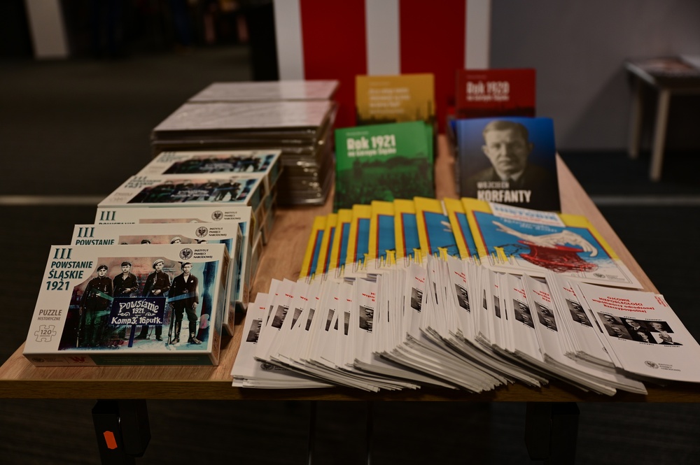 Oddział IPN w Katowicach podczas pierwszego dnia Kongresu Pamięci Narodowej. 13 kwietnia 2023 r. Fot.: K. Łojko