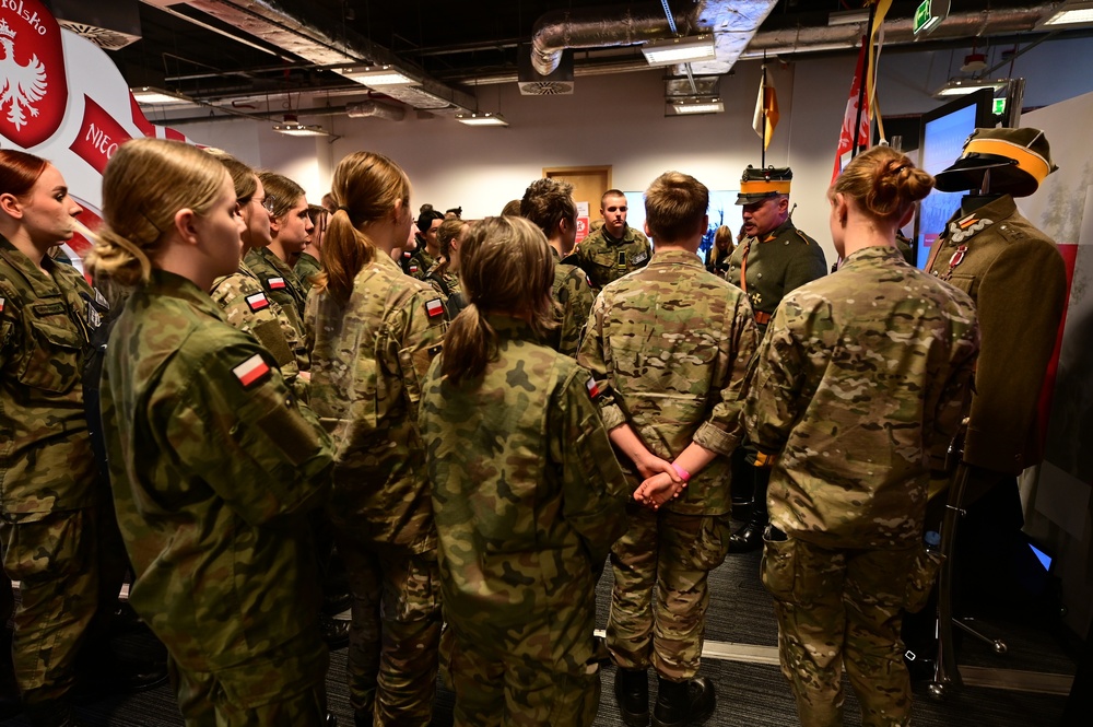 Oddział IPN w Katowicach podczas pierwszego dnia Kongresu Pamięci Narodowej. 13 kwietnia 2023 r. Fot.: K. Łojko