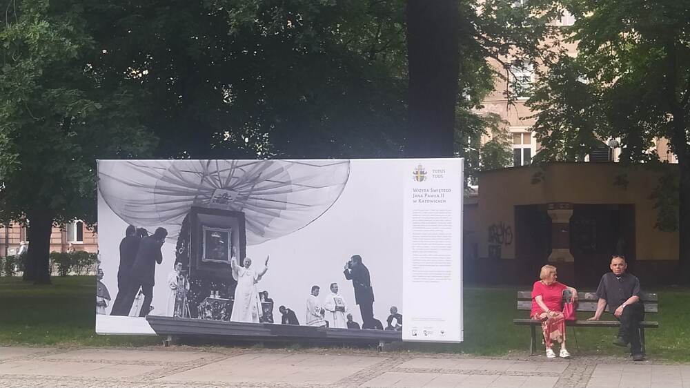 Otwarcie wystawy w 40. rocznicę wizyty Jana Pawła II w Katowicach. Fot. Monika Kobylańska/IPN