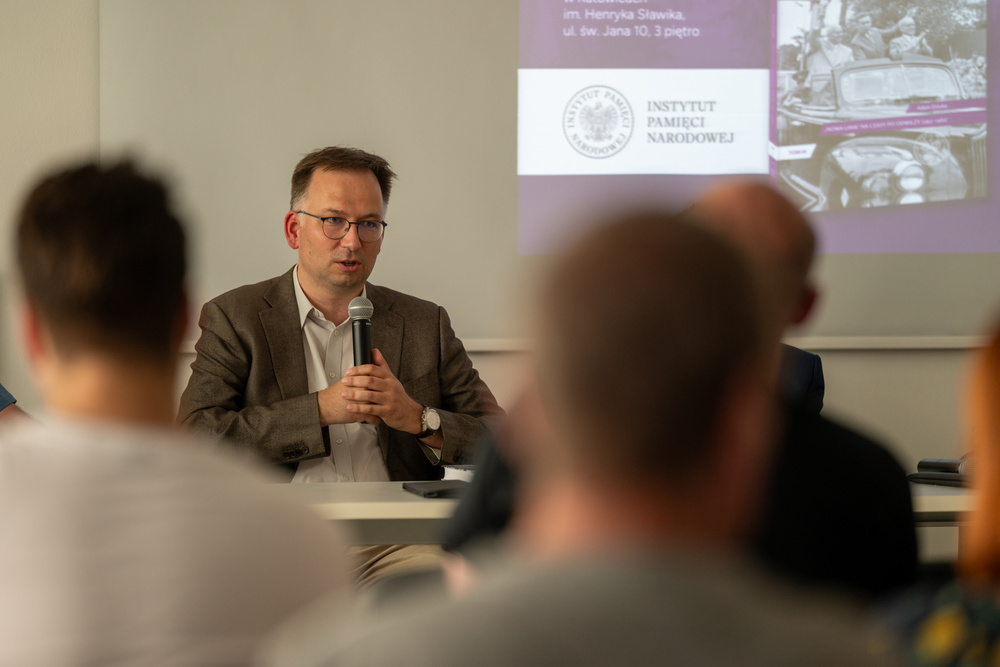 Dyskusja wokół książki dr. hab. Adama Dziuby „»Nowa linia« na czasy po odwilży (1957–1961)“. Fot. Krzysztof Łojko/IPN