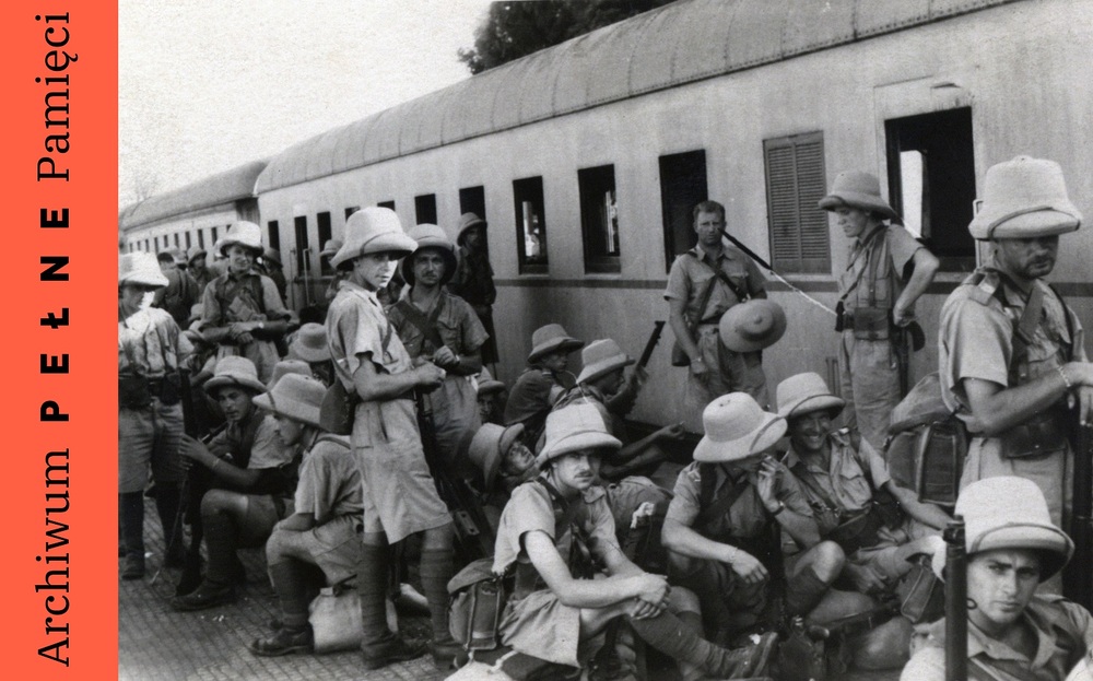Przygotowania żołnierzy do odjazdu pociągu z Suezu do Aleksandrii, październik 1940 r.
