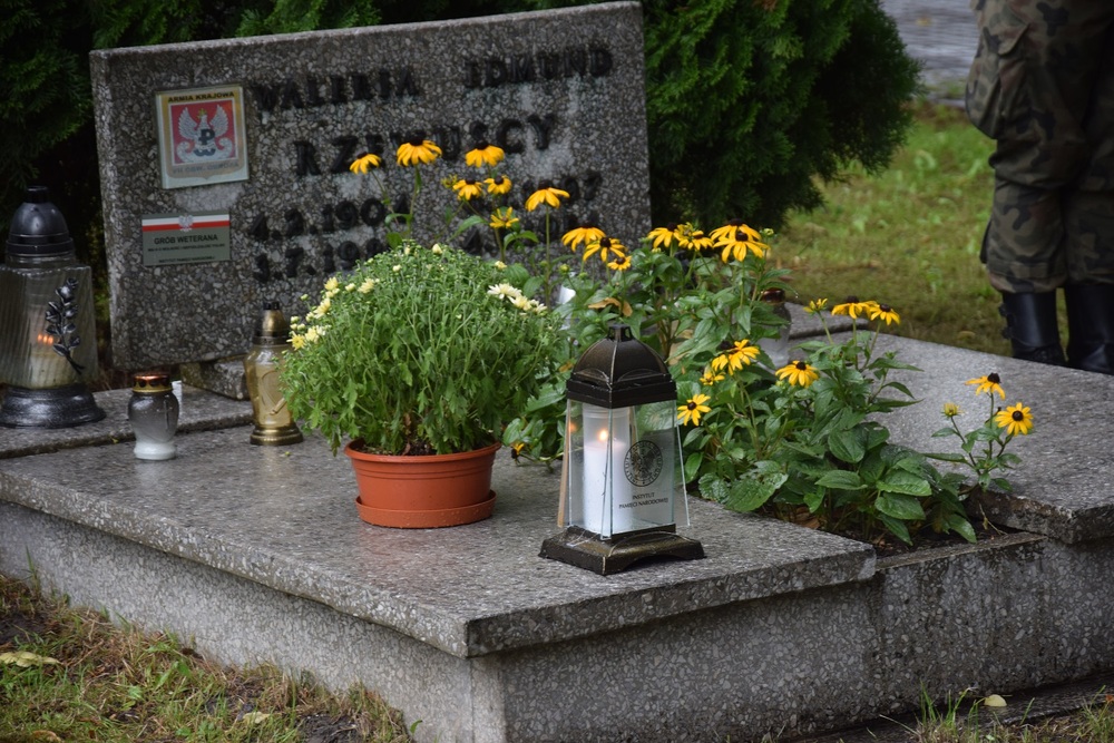 Upamiętnienie Edmunda Krzywdy-Rzewuskiego w 79. rocznicę wybuchu powstania warszawskiego w Gliwicach. Fot. Danuta Mikoda/IPN