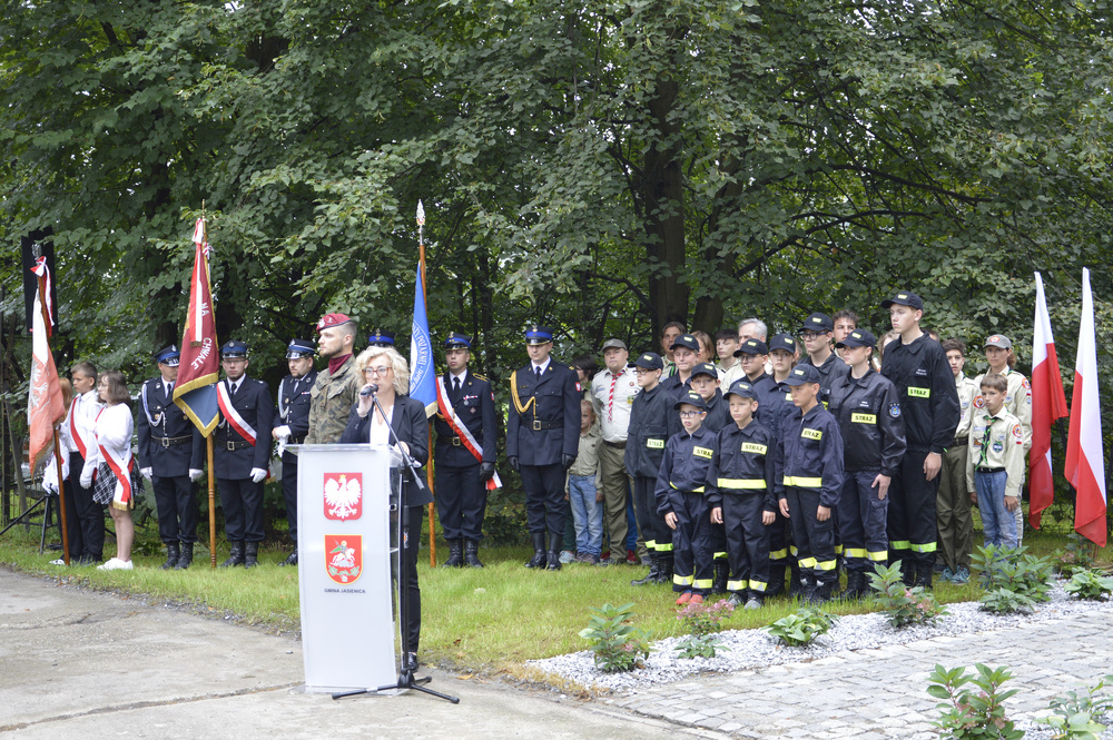 Upamiętnienie 10 bezimiennych Polaków rozstrzelanych przez Niemców w czerwcu 1942 r. w Międzyrzeczu Górnym, 23 sierpnia 2023. Fot.: UG Jasienica