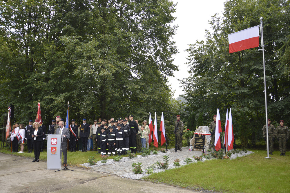 Upamiętnienie 10 bezimiennych Polaków rozstrzelanych przez Niemców w czerwcu 1942 r. w Międzyrzeczu Górnym, 23 sierpnia 2023. Fot.: UG Jasienica
