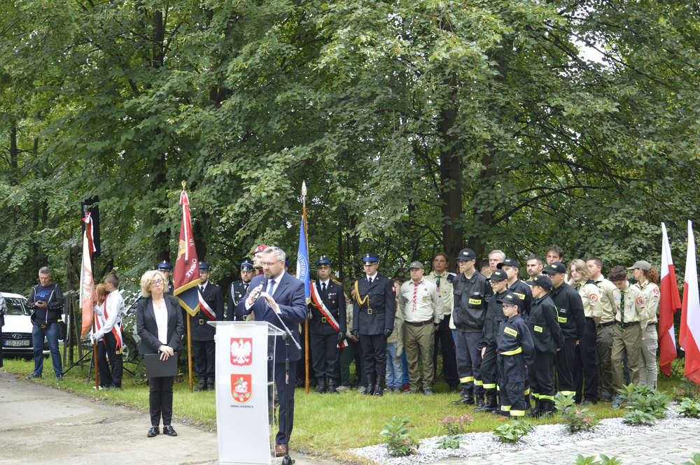 Upamiętnienie 10 bezimiennych Polaków rozstrzelanych przez Niemców w czerwcu 1942 r. w Międzyrzeczu Górnym, 23 sierpnia 2023. Fot.: UG Jasienica