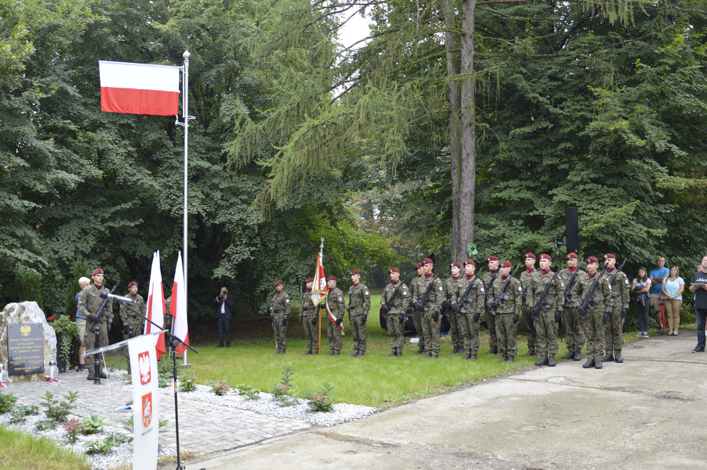 Upamiętnienie 10 bezimiennych Polaków rozstrzelanych przez Niemców w czerwcu 1942 r. w Międzyrzeczu Górnym, 23 sierpnia 2023. Fot.: UG Jasienica