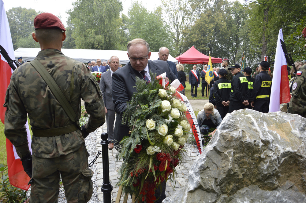 Upamiętnienie 10 bezimiennych Polaków rozstrzelanych przez Niemców w czerwcu 1942 r. w Międzyrzeczu Górnym, 23 sierpnia 2023. Fot.: UG Jasienica