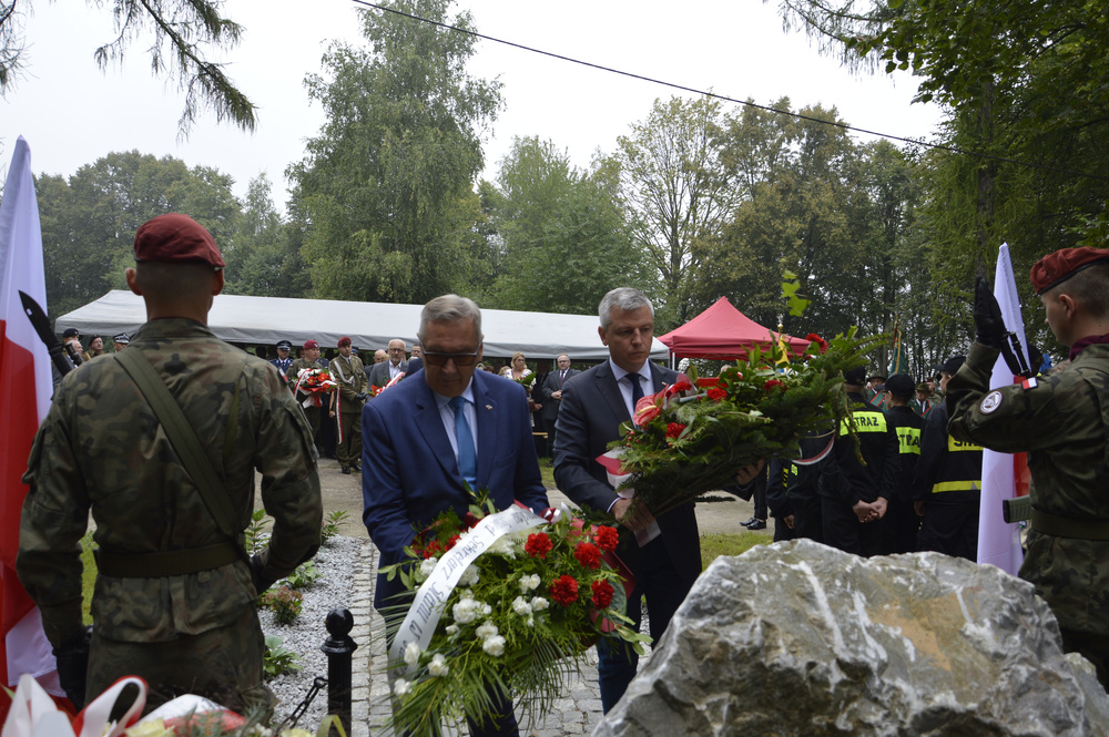 Upamiętnienie 10 bezimiennych Polaków rozstrzelanych przez Niemców w czerwcu 1942 r. w Międzyrzeczu Górnym, 23 sierpnia 2023. Fot.: UG Jasienica