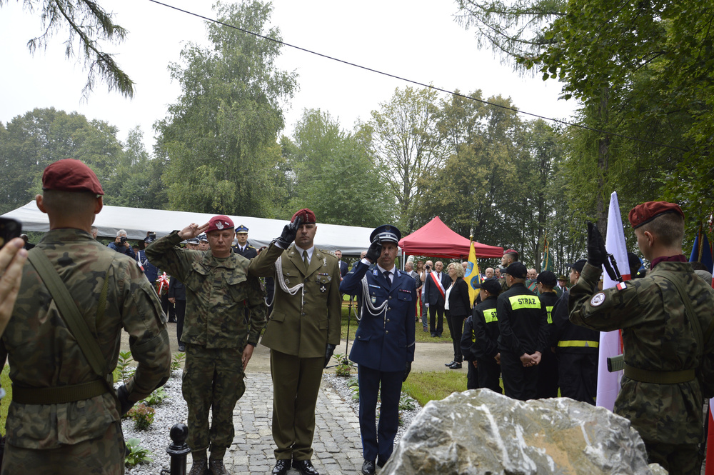 Upamiętnienie 10 bezimiennych Polaków rozstrzelanych przez Niemców w czerwcu 1942 r. w Międzyrzeczu Górnym, 23 sierpnia 2023. Fot.: UG Jasienica