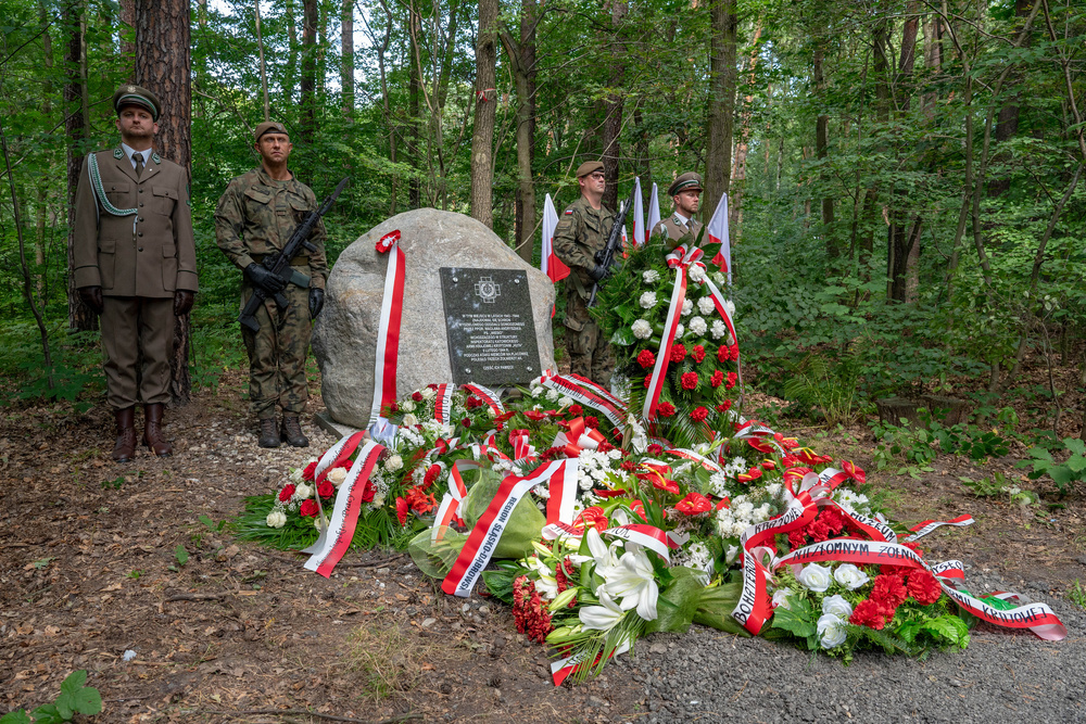 Odsłonięcie obelisku upamiętniającego oddział żołnierzy AK ppor. Wacława Andryszaka ps. Wiesio – Katowice, 25 sierpnia 2023, Fot.: IPN