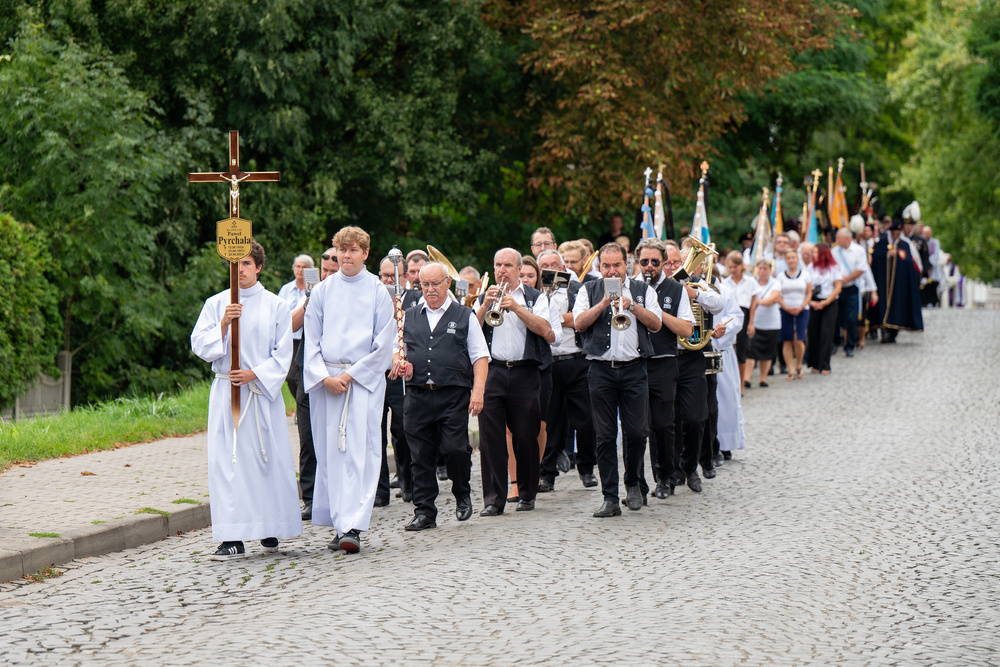 Uroczysty pogrzeb zmarłego księdza infułata Pawła Pyrchały - Zabrze, 26 sierpnia 2023 r. Fot.: IPN K. Łojko