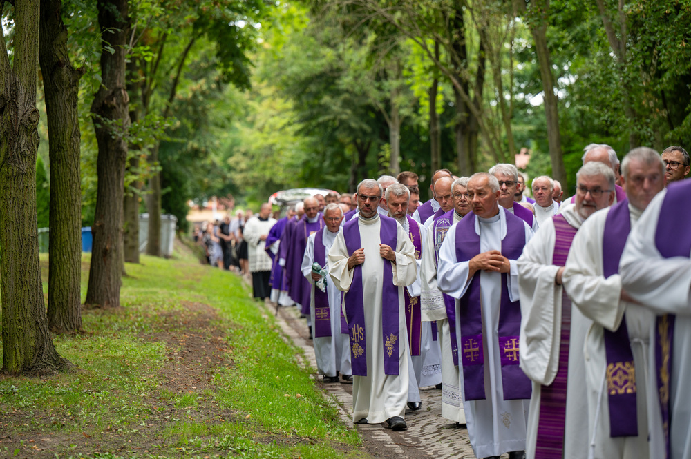 Uroczysty pogrzeb zmarłego księdza infułata Pawła Pyrchały - Zabrze, 26 sierpnia 2023 r. Fot.: IPN K. Łojko